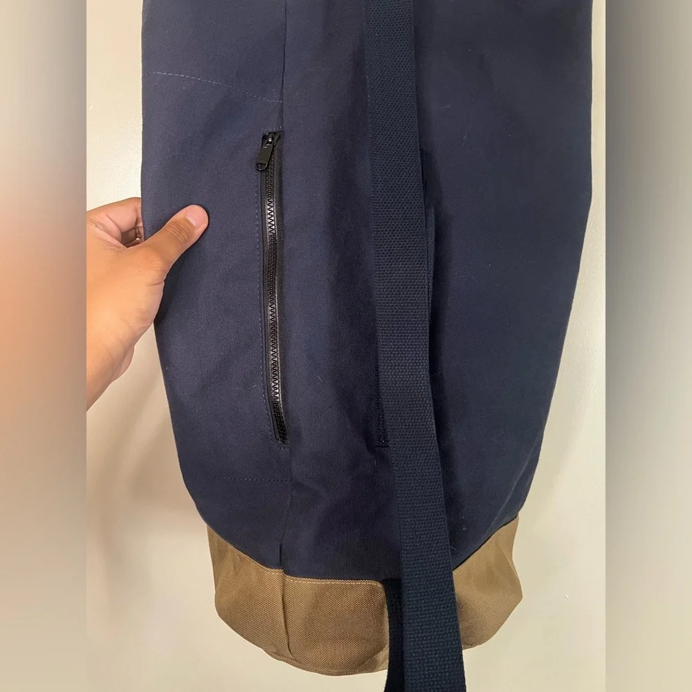 TM 1985 Brooklyn USA Made Top Loading Over Shoulder Military Duffle Bag